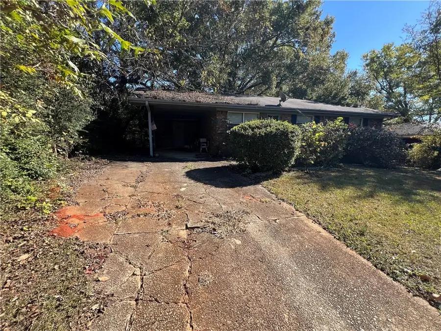 953 Meadow Rock Drive, Stone Mountain, GA 30083 - Image #3