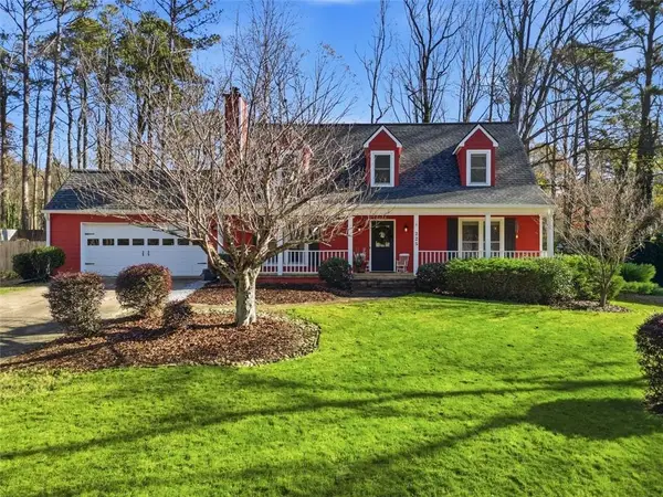 225 Barrington Drive E, Roswell, GA 30076