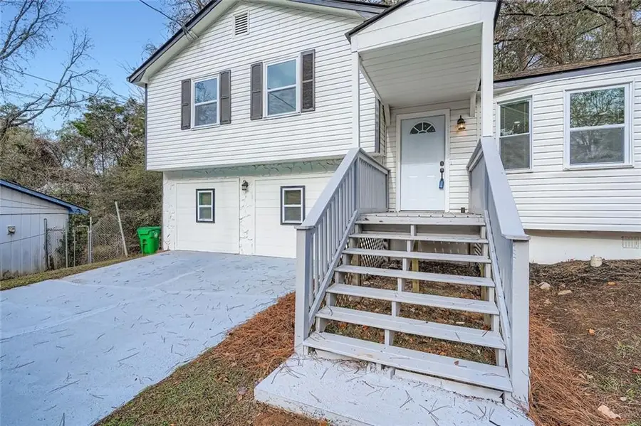 862 Sheppard Way, Stone Mountain, GA 30083 - Image #2