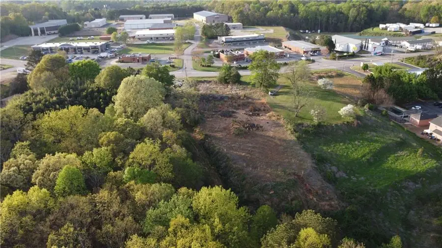 3583 Atlanta Highway, Flowery Branch, GA 30542 - Image #2