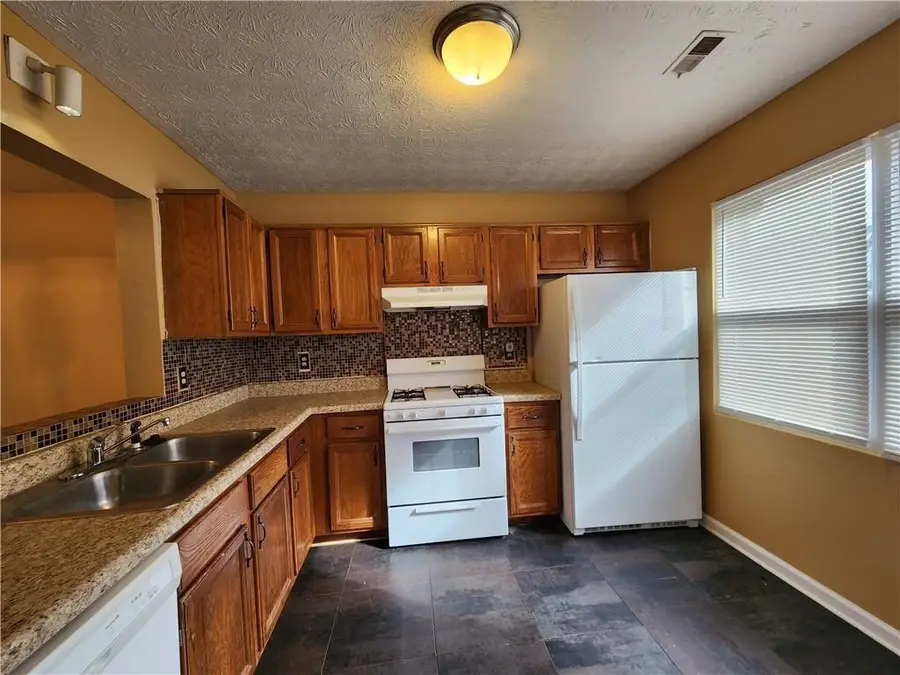 3595 Main Station Drive Sw, Marietta, GA 30008 - Image #2