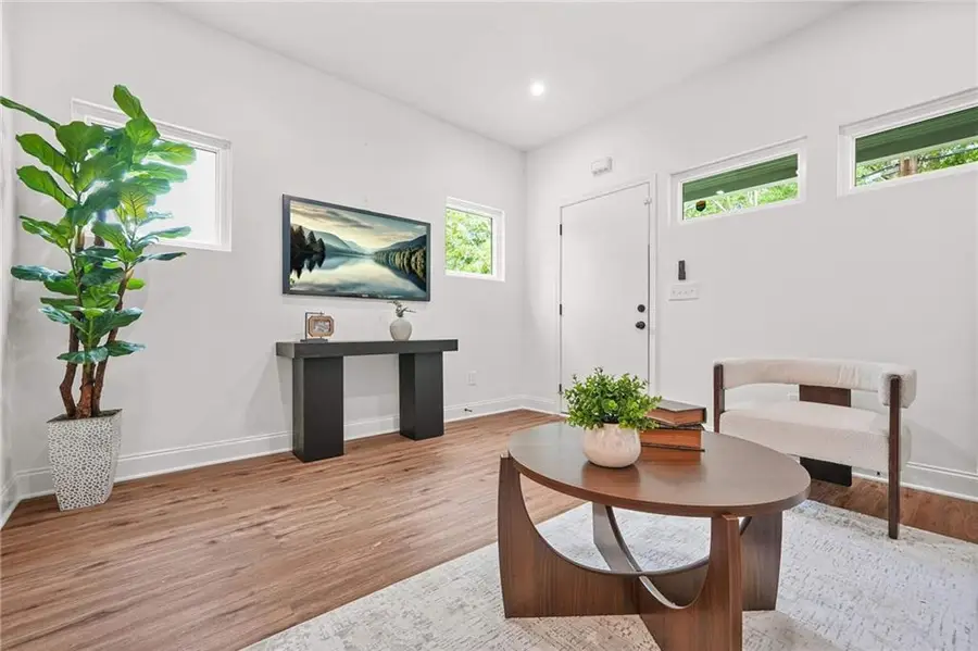 2468 Bellview Avenue Nw, Atlanta, GA 30318 - Image #2