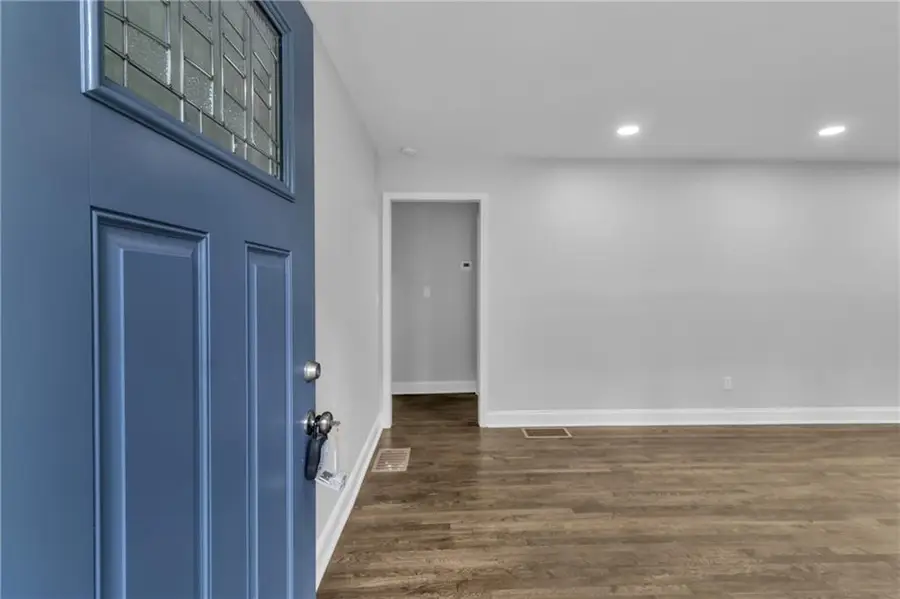 831 Daniell Drive Se, Smyrna, GA 30080 - Image #2