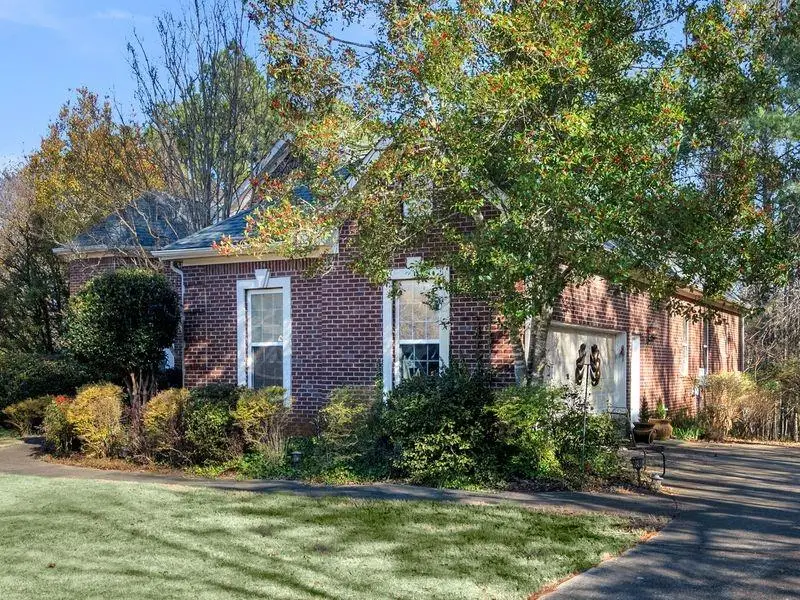 556 Guinevere Court, McDonough, GA 30252 - Image #2