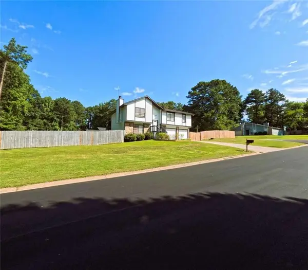 3695 Winterberry Lane, Snellville, GA 30039