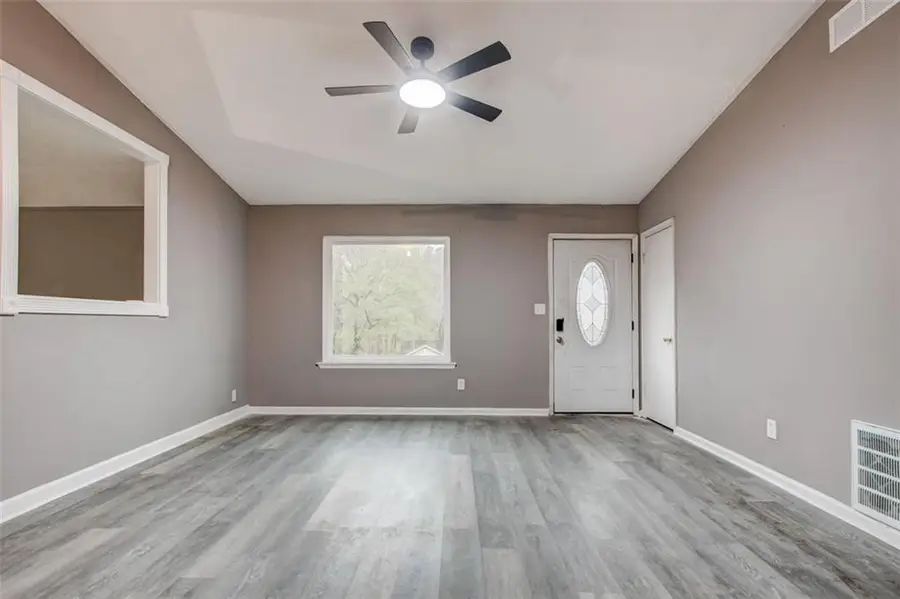 8962 Bentwood Lane, Riverdale, GA 30274 - Image #2