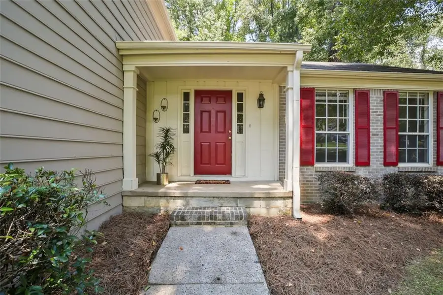 615 Barrington Way, Roswell, GA 30076 - Image #2