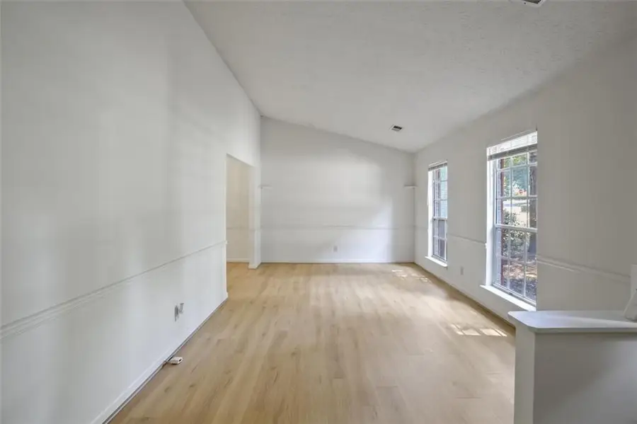 615 Barrington Way, Roswell, GA 30076 - Image #3