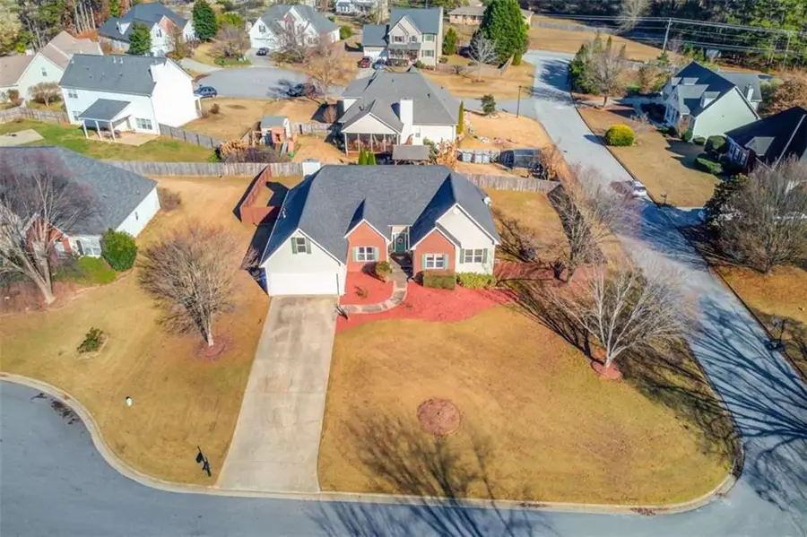 3322 Henderson View Ct, Loganville, GA 30052 - Image #2