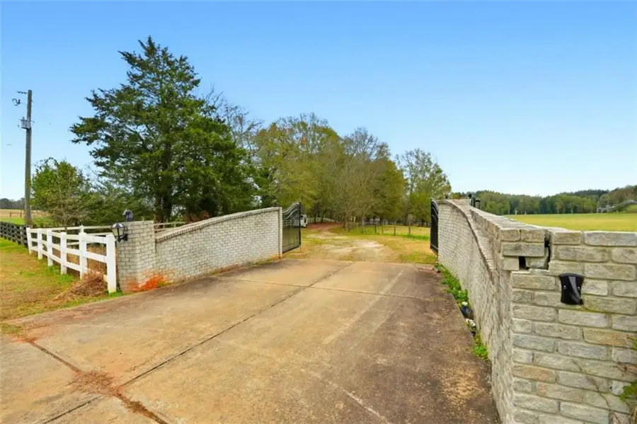 1295 Double Bridges Rd, Winder, GA 30680 - Image #3