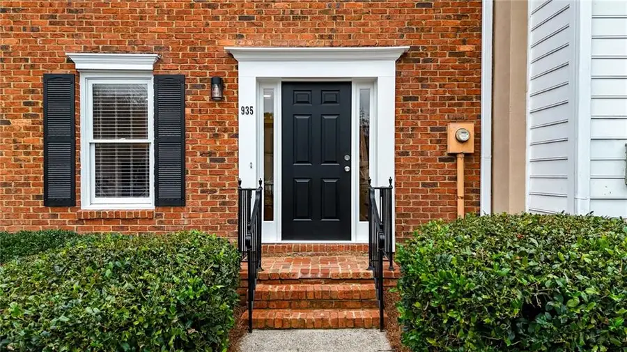 935 Lenox Hill Court Ne, Atlanta, GA 30324 - Image #2