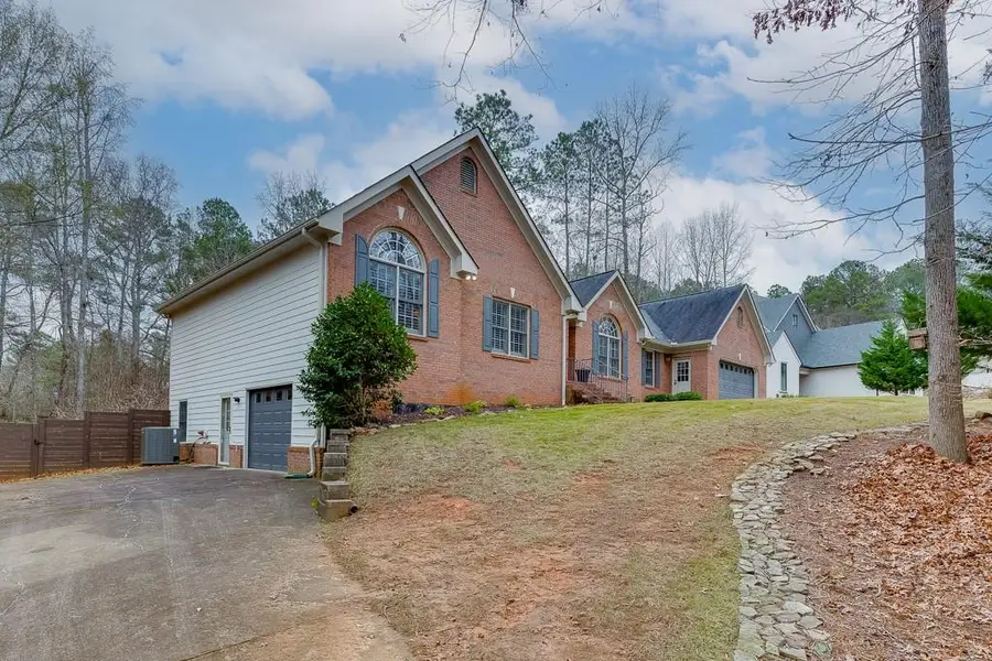 61 Hunters Way, Hoschton, GA 30548 - Image #3