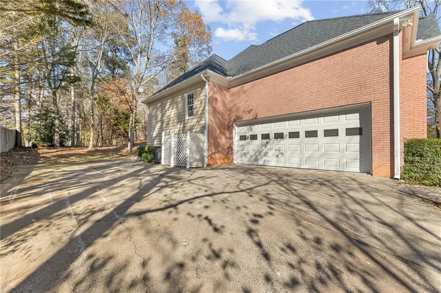 534 Emerald Lake Lane, Sugar Hill, GA 30518 - Image #2