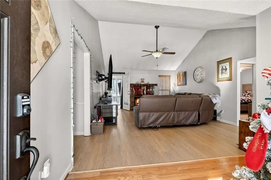 408 Strathmore Drive, Sharpsburg, GA 30277 - Image #3