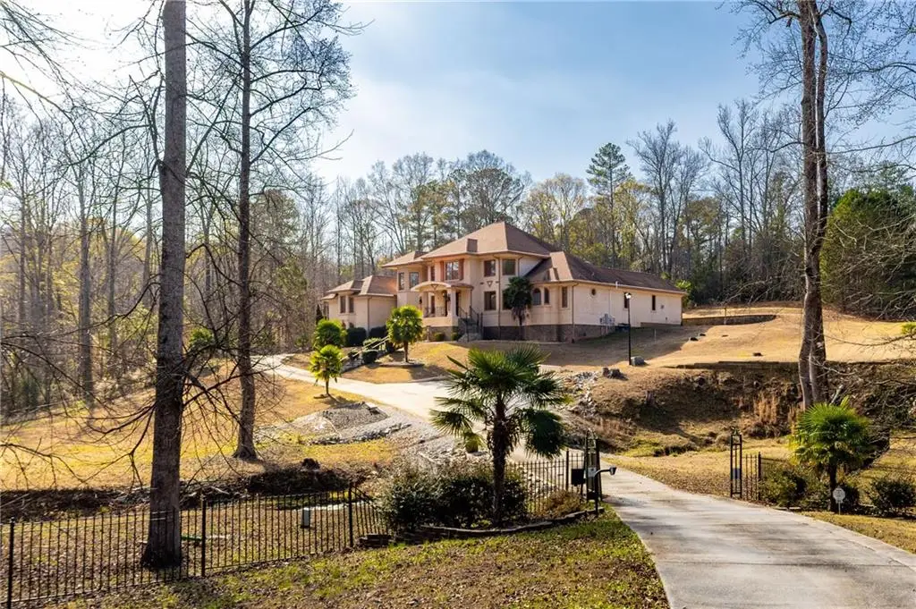 3135 Juhan Road, Stone Mountain, GA 30087 - Image #1
