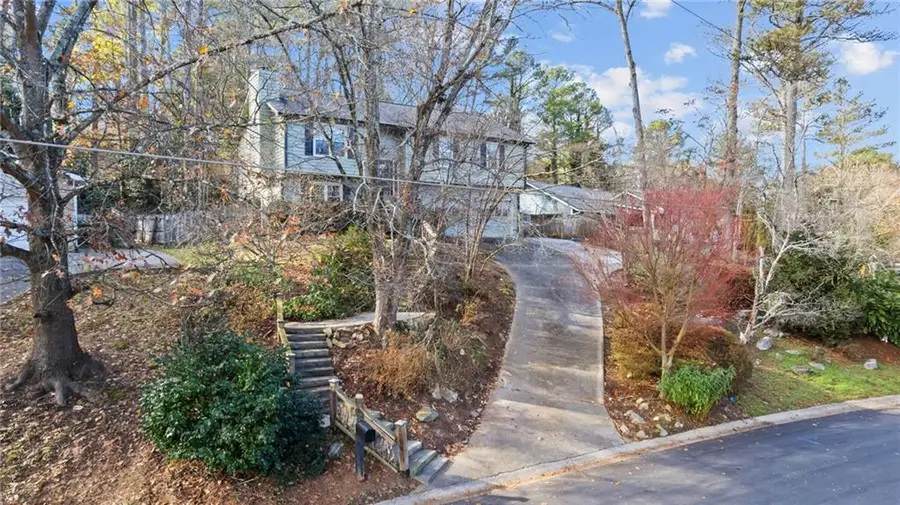 570 Candlewick Lane Nw, Lilburn, GA 30047 - Image #2