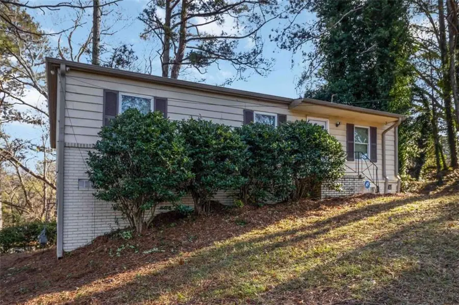 2361 Swallow Circle Se, Atlanta, GA 30315 - Image #2