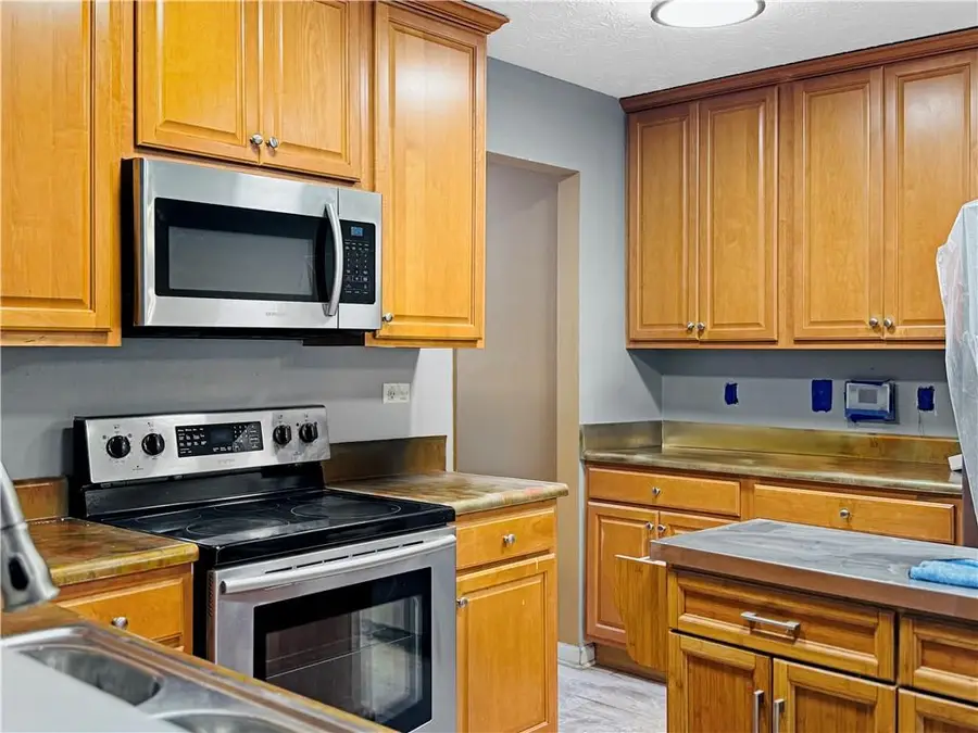 515 Rock Lake View, Atlanta, GA 30349 - Image #3