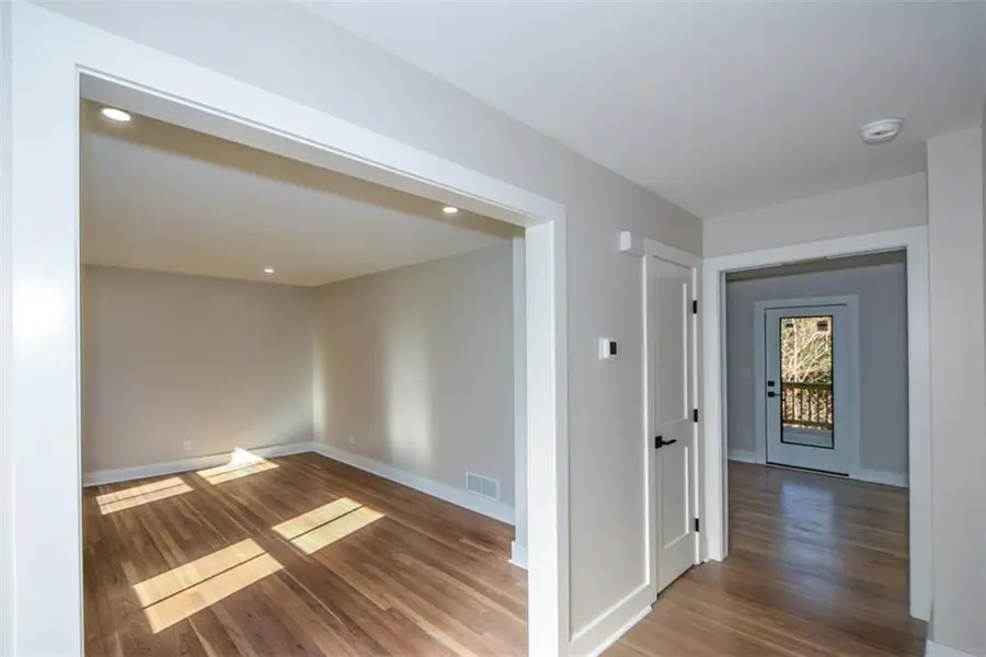 1610 Chateau Drive, Dunwoody, GA 30338 - Image #3