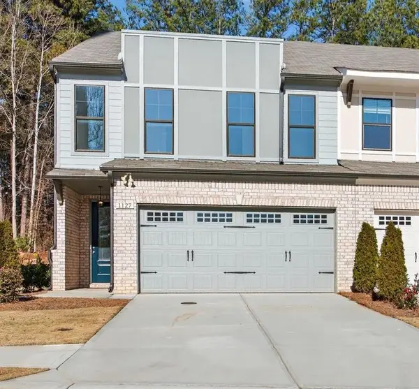 1127 Lucan Ln, Lawrenceville, GA 30043