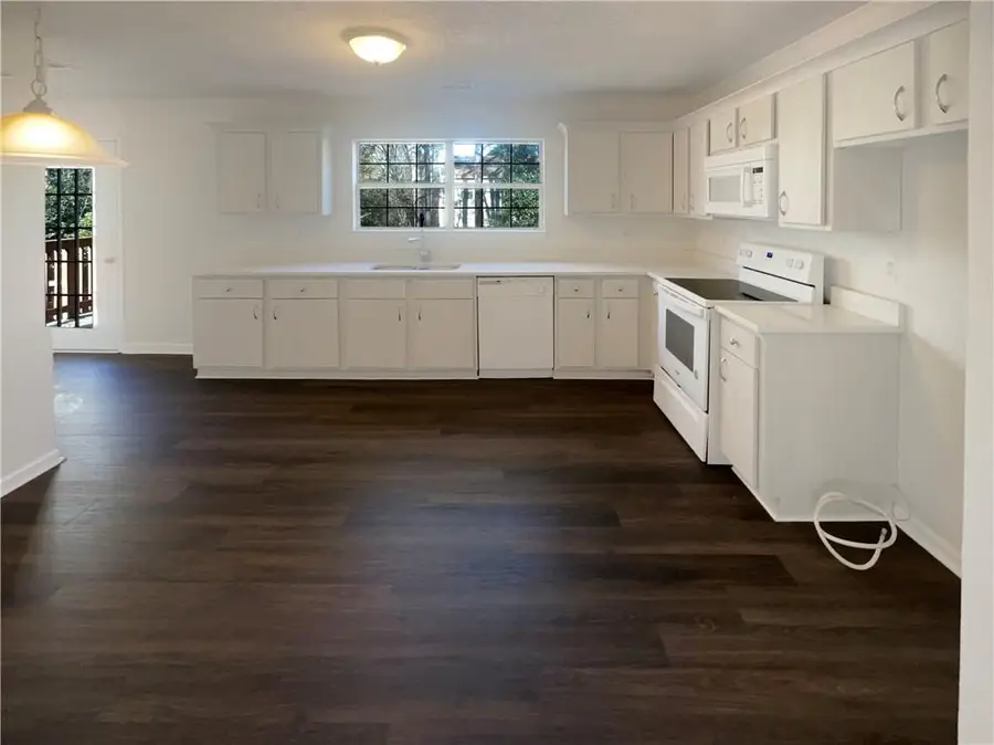 5037 Bell Drive Se, Smyrna, GA 30080 - Image #2