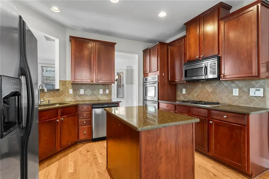 2043 Village Crest Drive Nw, Atlanta, GA 30318 - Image #2