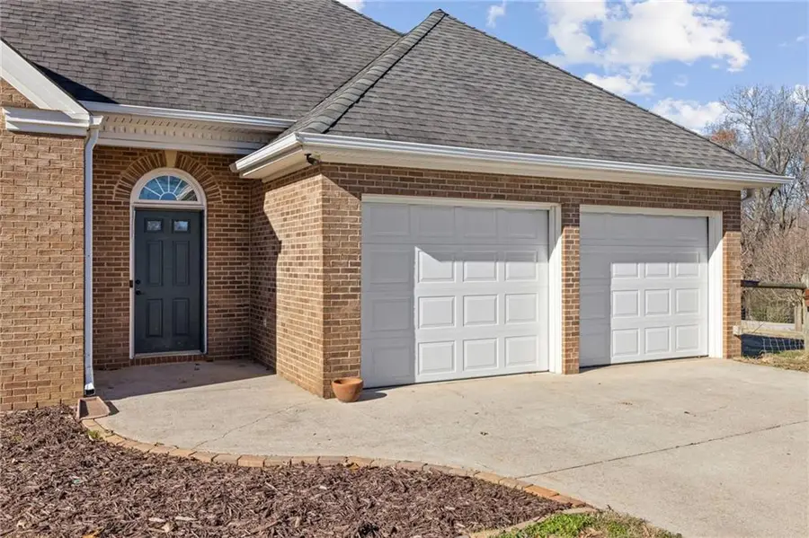 1117 Brooks Road, Pendergrass, GA 30567 - Image #2