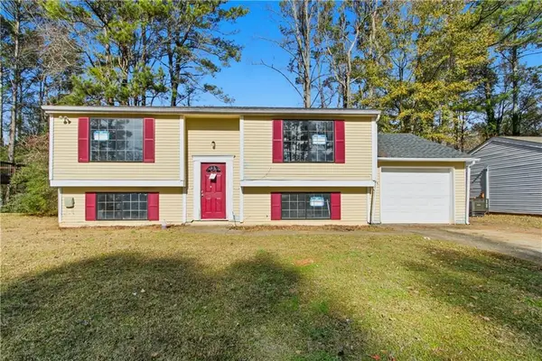 4828 White Oak Tree, Stone Mountain, GA 30088