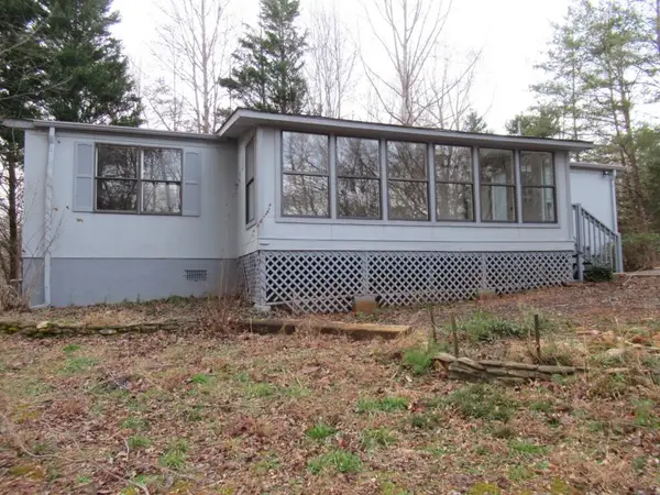 61 Berry Patch Lane, Cleveland, GA 30528