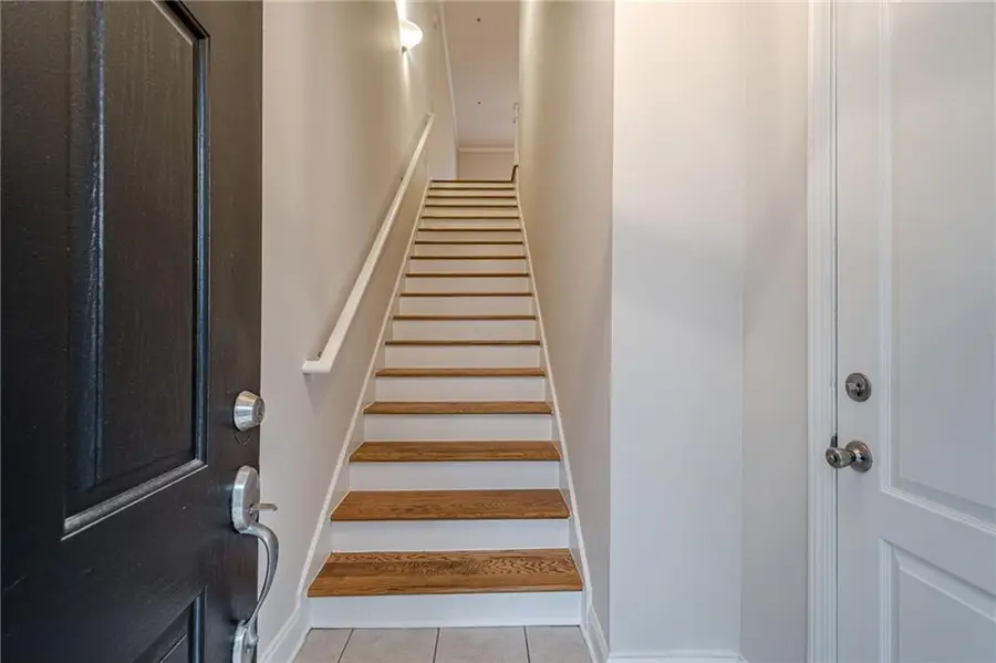 1949 Sterling Oaks Circle Ne #13, Atlanta, GA 30319 - Image #3