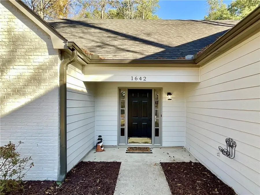 1642 Ashmar Lane Sw, Marietta, GA 30064 - Image #3