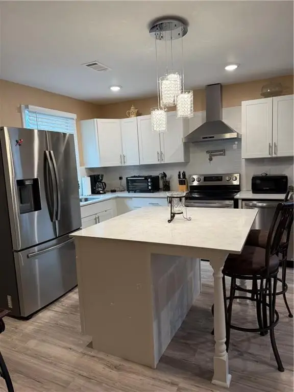 142 Hutton Place Nw, Atlanta, GA 30318 - Image #2