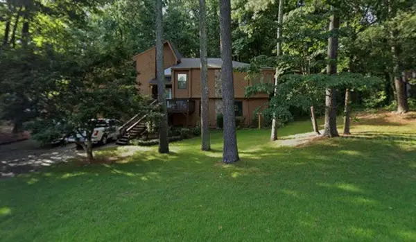 2155 Deep Woods Way, Marietta, GA 30062