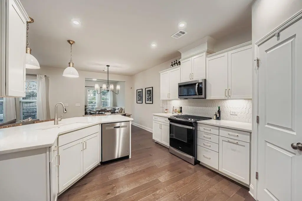 354 Watson Ave, Woodstock, GA 30189 - #1