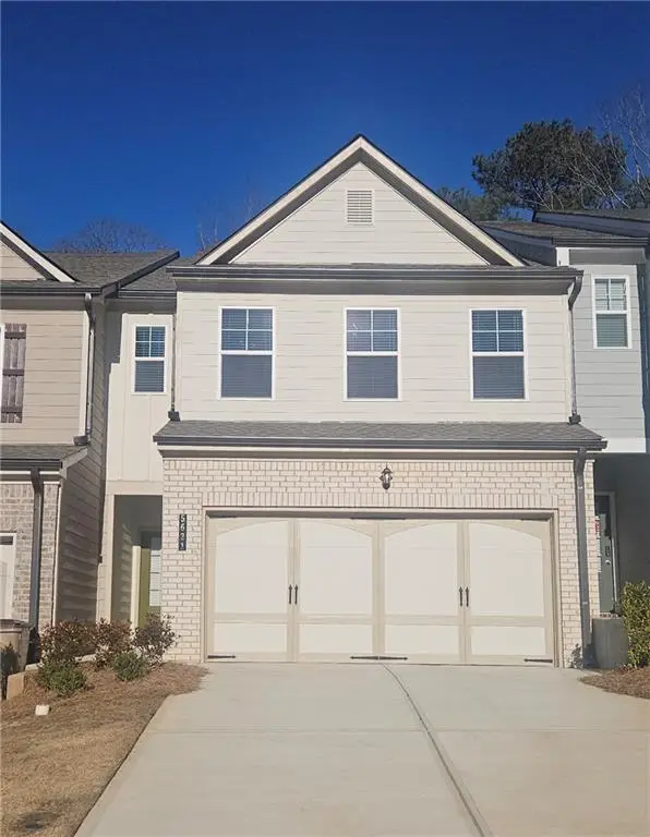 5621 Overview Drive, Flowery Branch, GA 30542