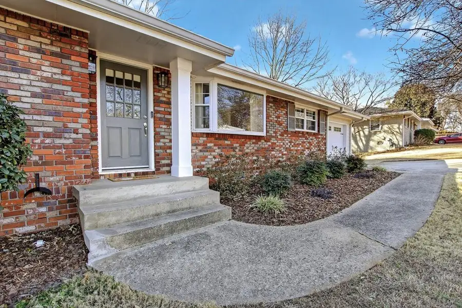 626 Rosedale Drive Se, Smyrna, GA 30082 - Image #2