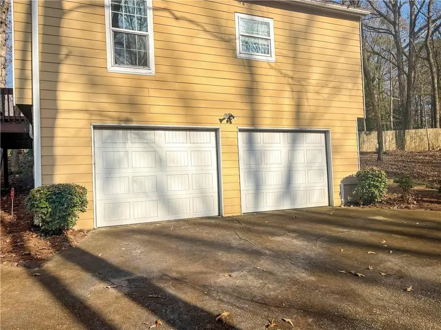 670 Lost Creek Circle, Stone Mountain, GA 30088 - Image #3