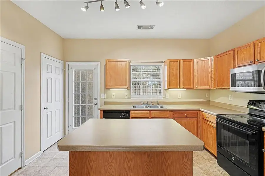 2161 Del Lago Circle Nw, Kennesaw, GA 30152 - #3