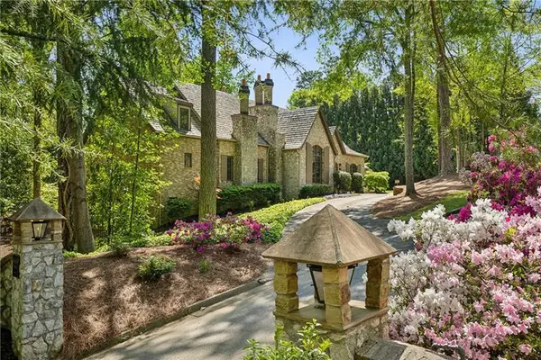 105 Kingston Manor, Atlanta, GA 30342