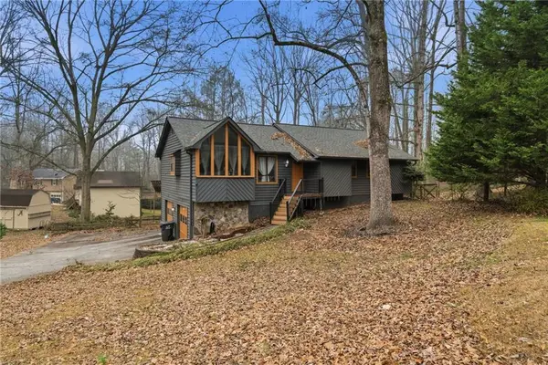 667 Cora Court Nw, Lilburn, GA 30047