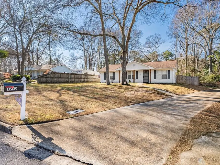 1252 Lakeview Drive Nw, Conyers, GA 30012 - #3