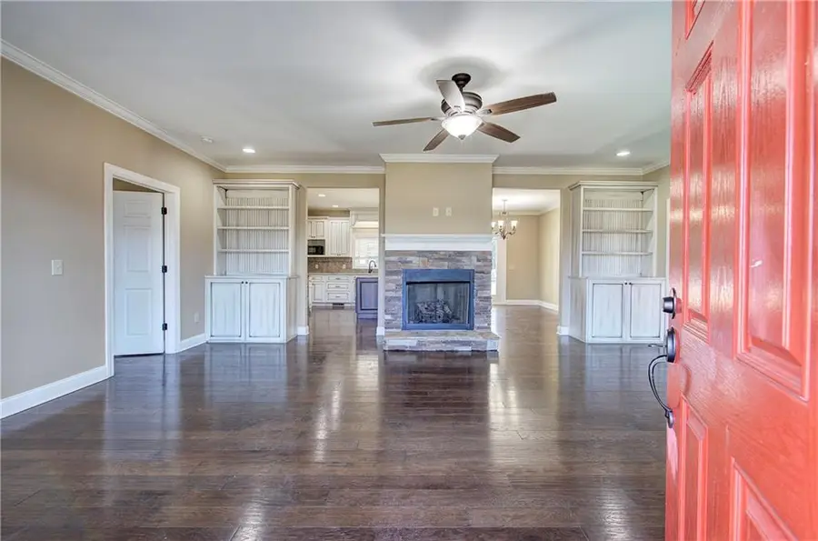 342 Jo Ann Drive Se, Calhoun, GA 30701 - Image #2