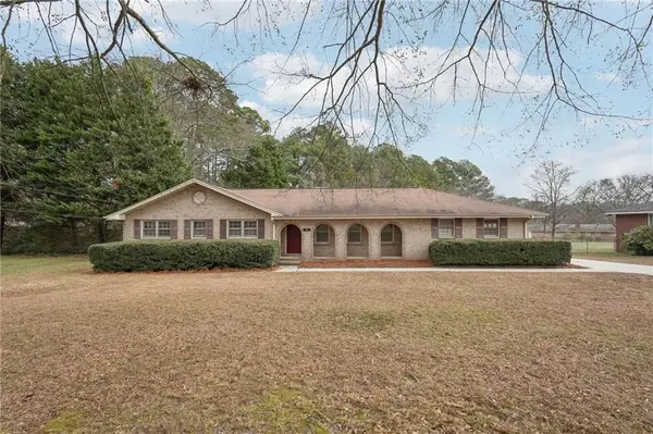 2576 Ashworth Lake Road, Snellville, GA 30078