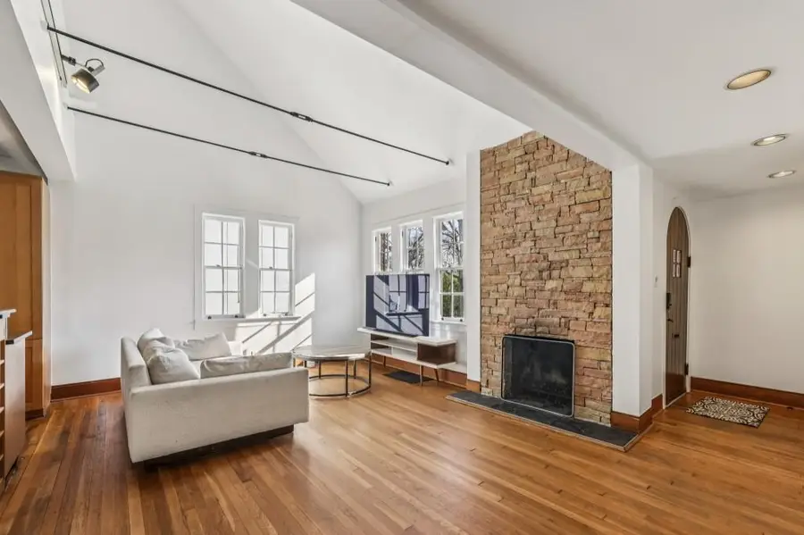 918 Glen Arden Way Ne, Atlanta, GA 30306 - Image #2