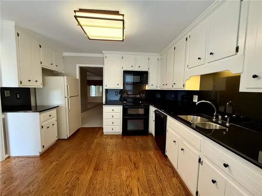 1392 Old Virginia Court Se, Marietta, GA 30067 - Image #2