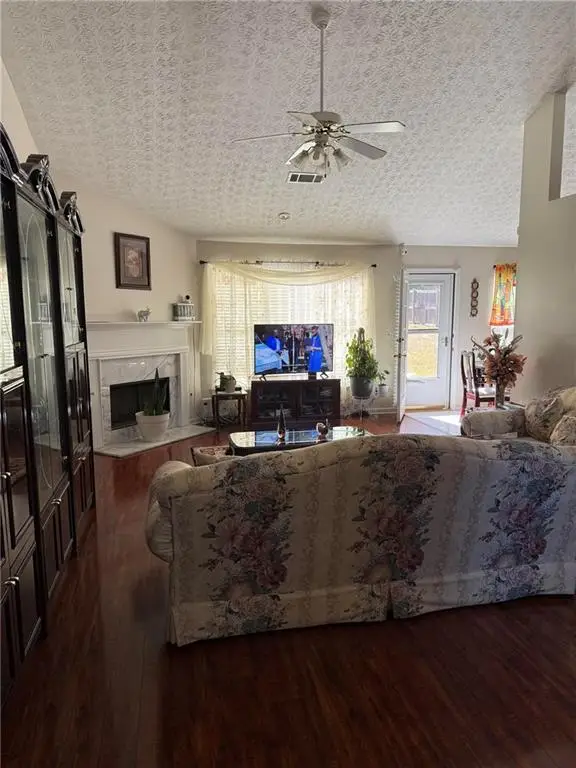 6003 Hillvale Court, Lithonia, GA 30058 - Image #2