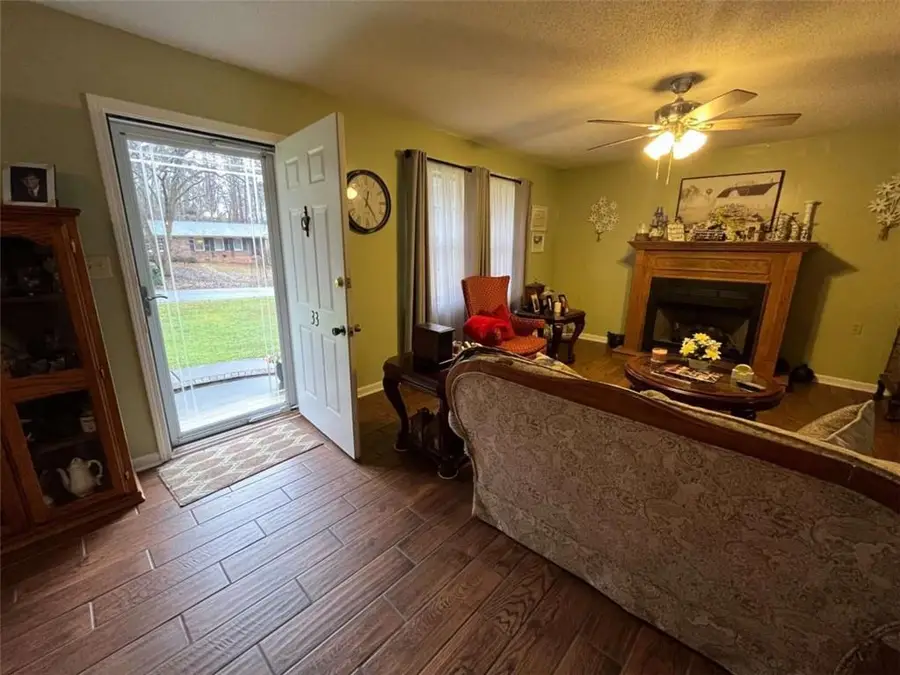 33 E Kenora Drive E, Rome, GA 30165 - Image #3