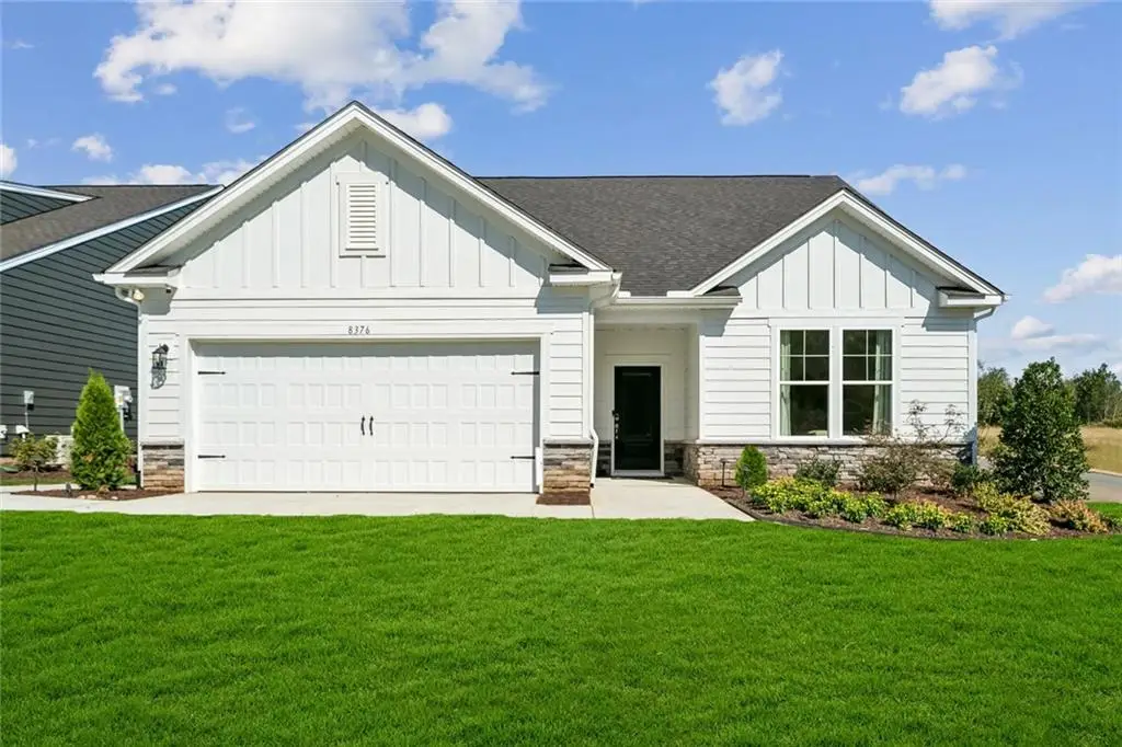 318 Cavalier Lane Se, Acworth, GA 30102 - Image #1