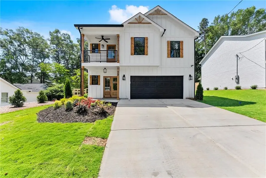 172 Llewellyn St, Clarkesville, GA 30523 - #2