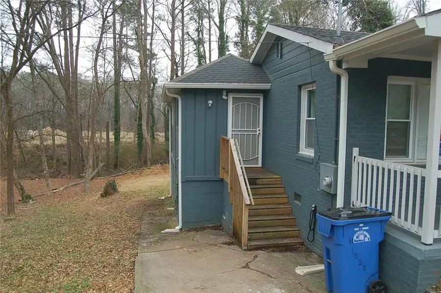 1023 Hightower Road Nw, Atlanta, GA 30318 - Image #3